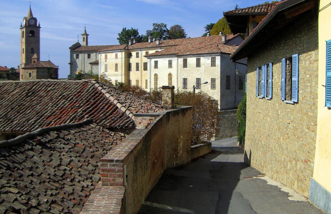 Le Case Della Saracca Monforte dʼAlba Exterior foto